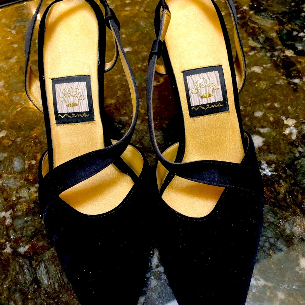 Nina strappie black pumps 7 1/2 M. Fabric upper satin and velvet